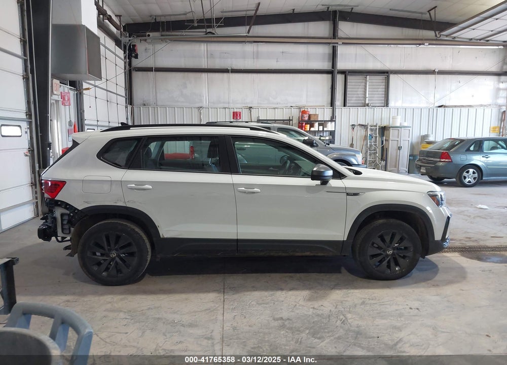 2024 VOLKSWAGEN TAOS VIN: 3VV5X7B28RM075940