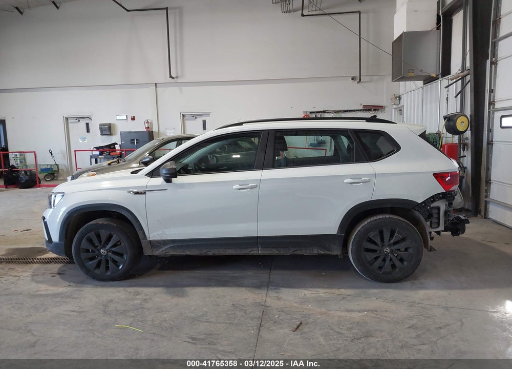 2024 VOLKSWAGEN TAOS VIN: 3VV5X7B28RM075940