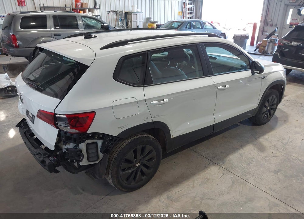 2024 VOLKSWAGEN TAOS VIN: 3VV5X7B28RM075940