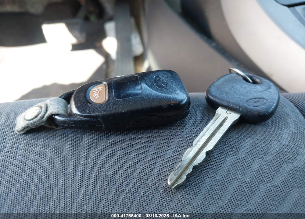2015 HYUNDAI ELANTRA VIN: 5NPDH4AE5FH604876