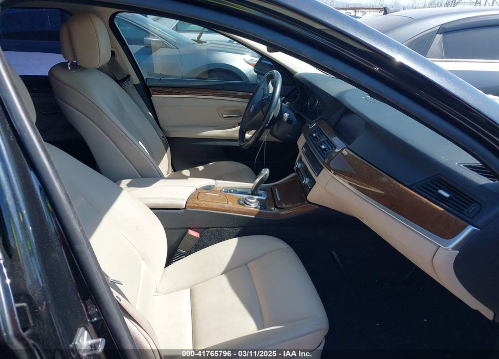 2011 BMW 528I VIN: WBAFR1C56BC745542