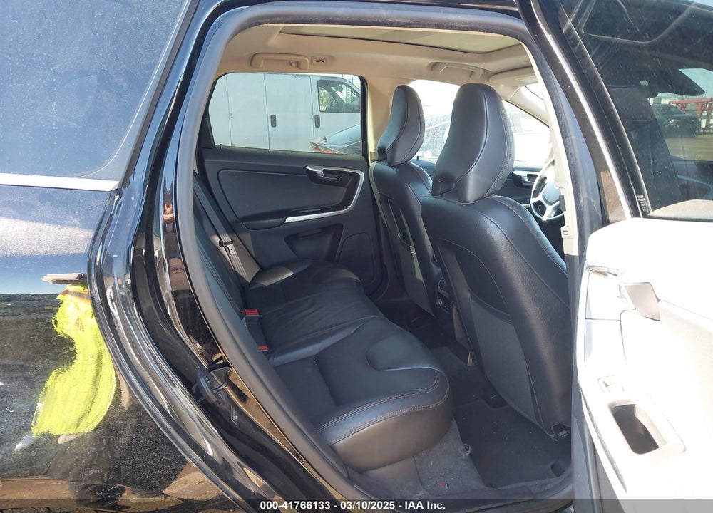 2011 VOLVO XC60 VIN: YV4952DL7B2173673