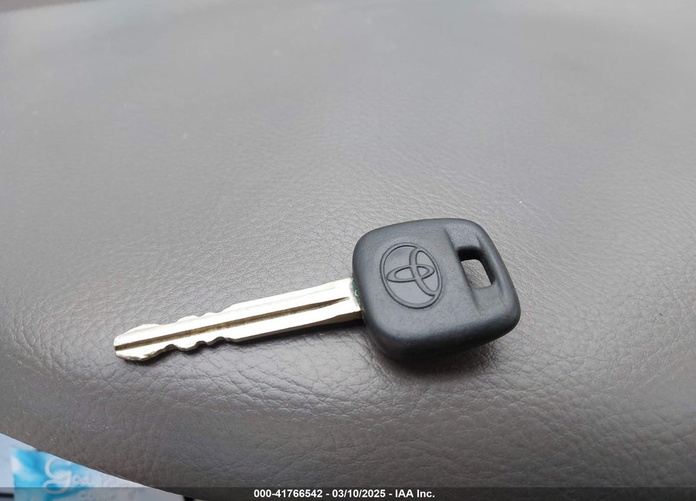 2004 TOYOTA CAMRY VIN: 4T1BE32K04U793501