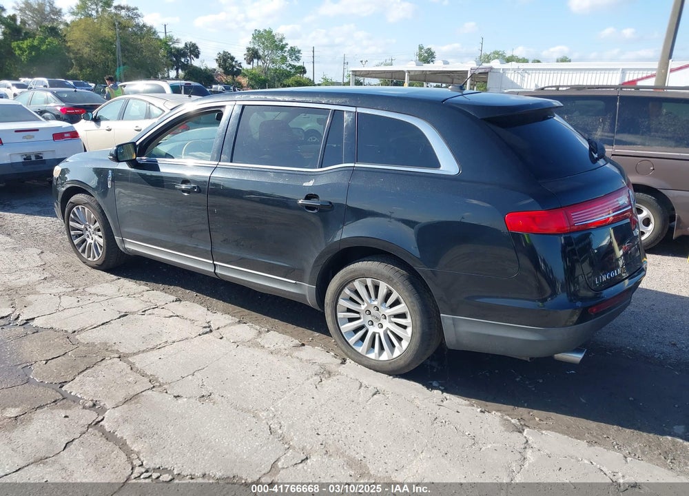 2010 LINCOLN MKT VIN: 2LMHJ5AR9ABJ12211
