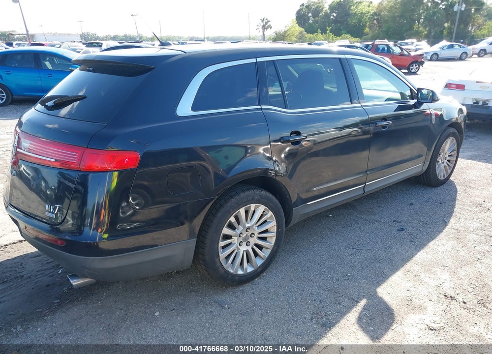 2010 LINCOLN MKT VIN: 2LMHJ5AR9ABJ12211