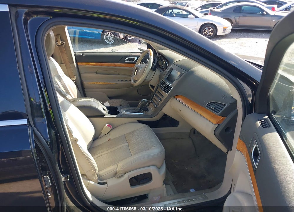 2010 LINCOLN MKT VIN: 2LMHJ5AR9ABJ12211