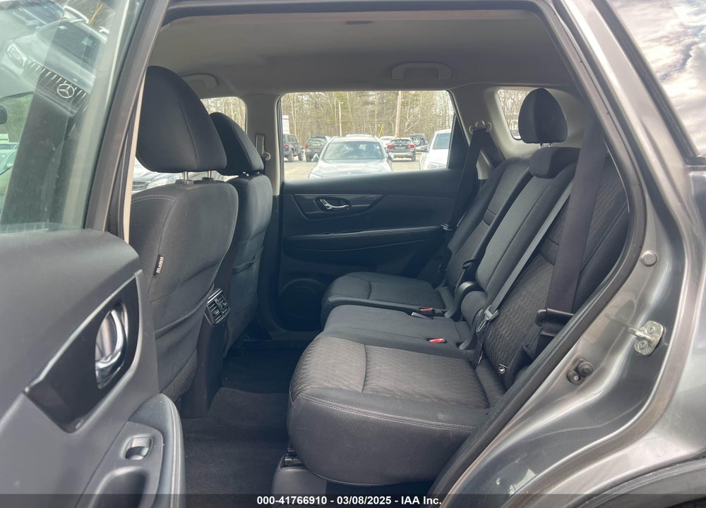 2018 NISSAN ROGUE S/SV VIN: KNMAT2MV0JP533665
