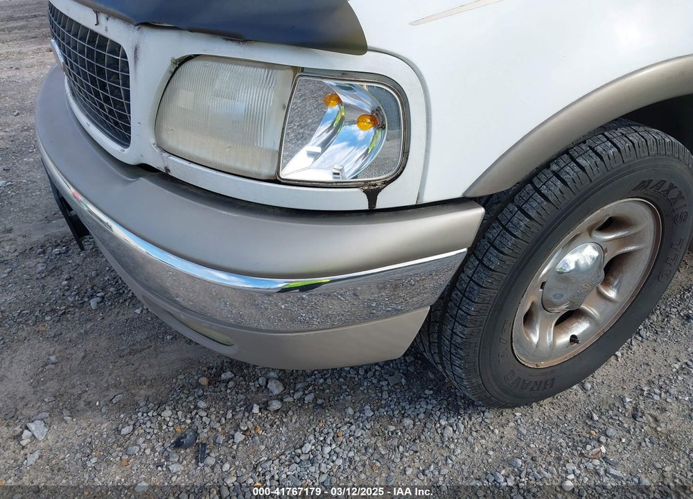 2000 FORD EXPEDITION VIN: 1FMRU1766YLA42190