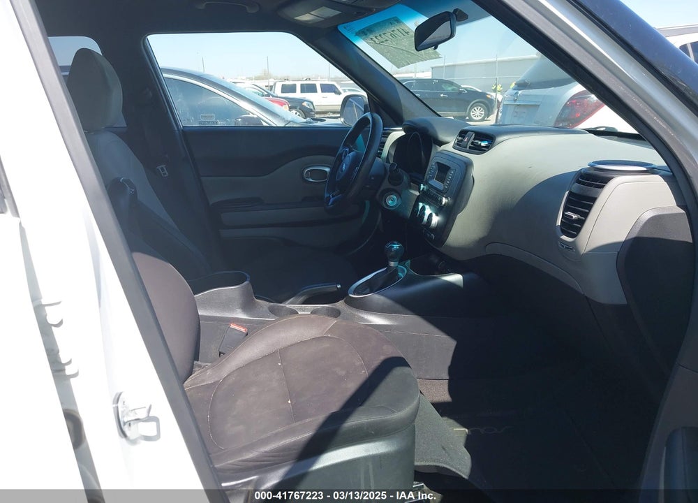 2015 KIA SOUL VIN: KNDJN2A20F7801108