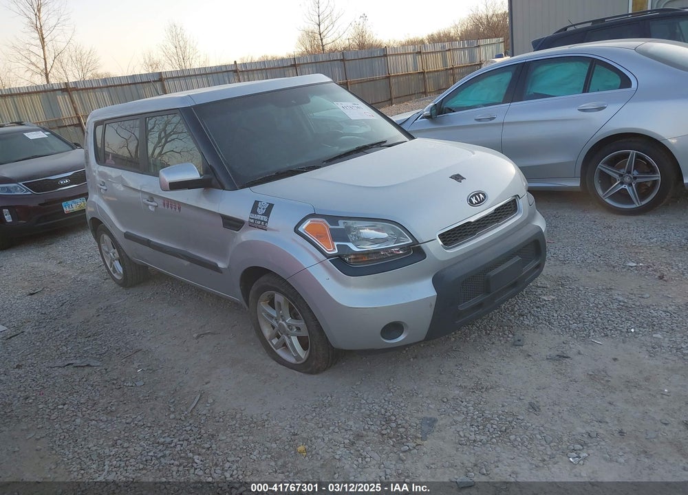 2011 KIA SOUL + VIN: KNDJT2A29B7297772