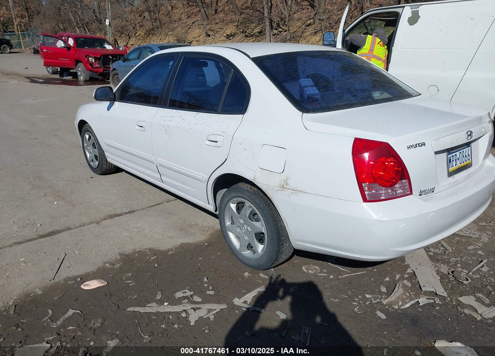 2005 HYUNDAI ELANTRA VIN: KMHDN46D25U029337