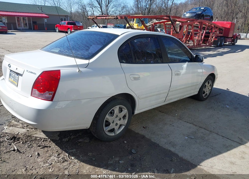 2005 HYUNDAI ELANTRA VIN: KMHDN46D25U029337