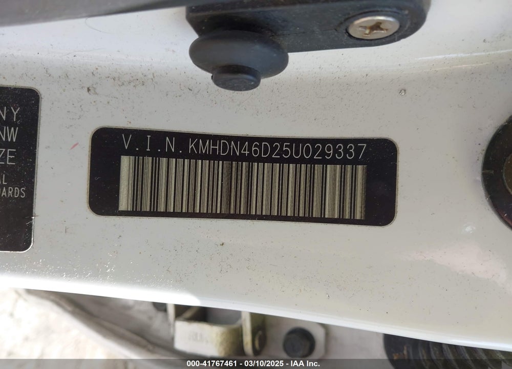 2005 HYUNDAI ELANTRA VIN: KMHDN46D25U029337