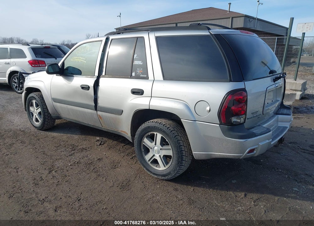 2005 CHEVROLET TRAILBLAZER LS VIN: 1GNDT13S852222235