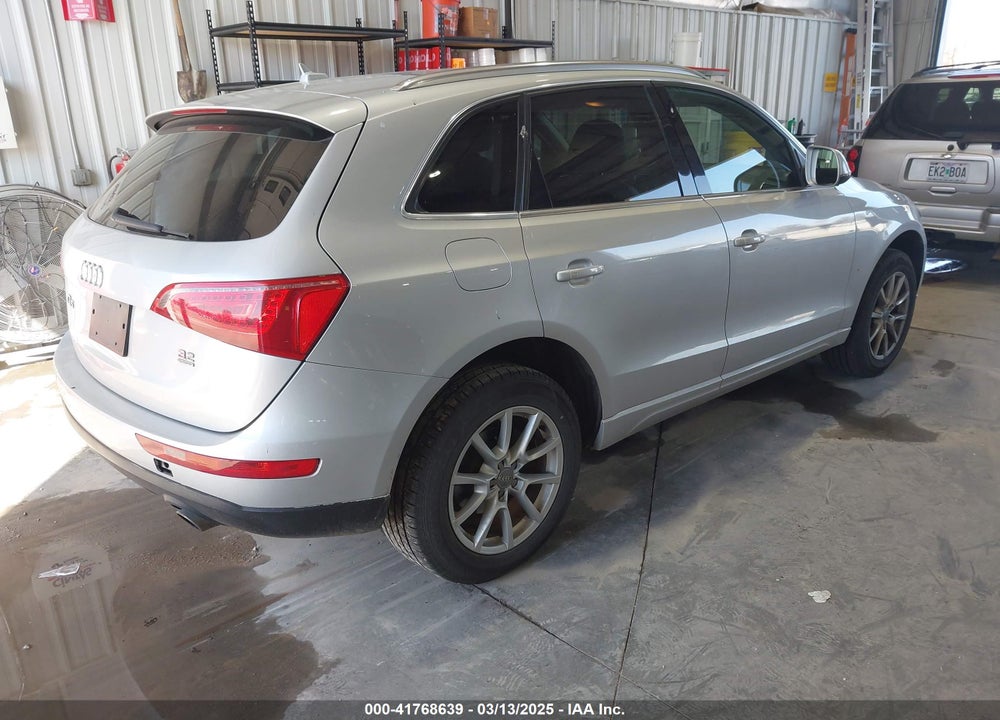 2009 AUDI Q5 3.2 PREMIUM VIN: WA1KK78R79A019757