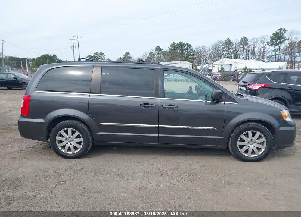 2016 CHRYSLER TOWN & COUNTRY VIN: 2C4RC1BG8GR113130