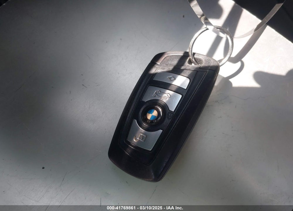 2011 BMW 528I VIN: WBAFR1C58BC744389