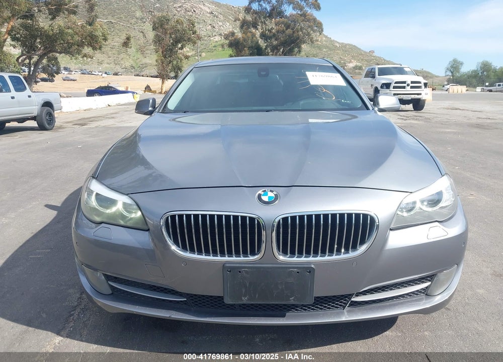 2011 BMW 528I VIN: WBAFR1C58BC744389