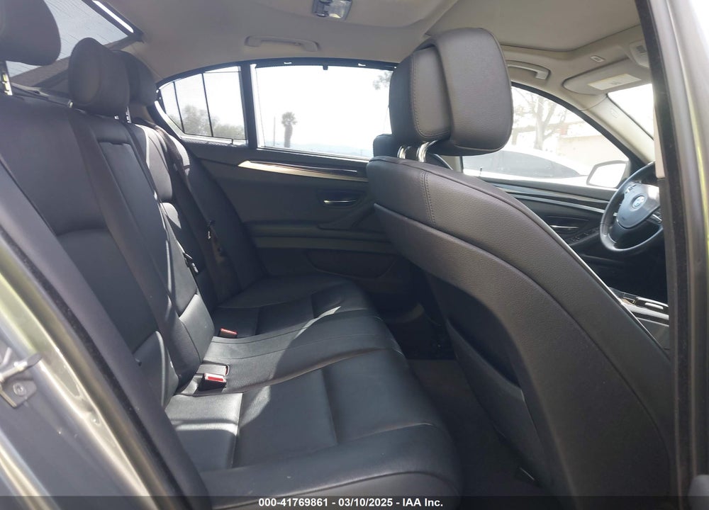 2011 BMW 528I VIN: WBAFR1C58BC744389