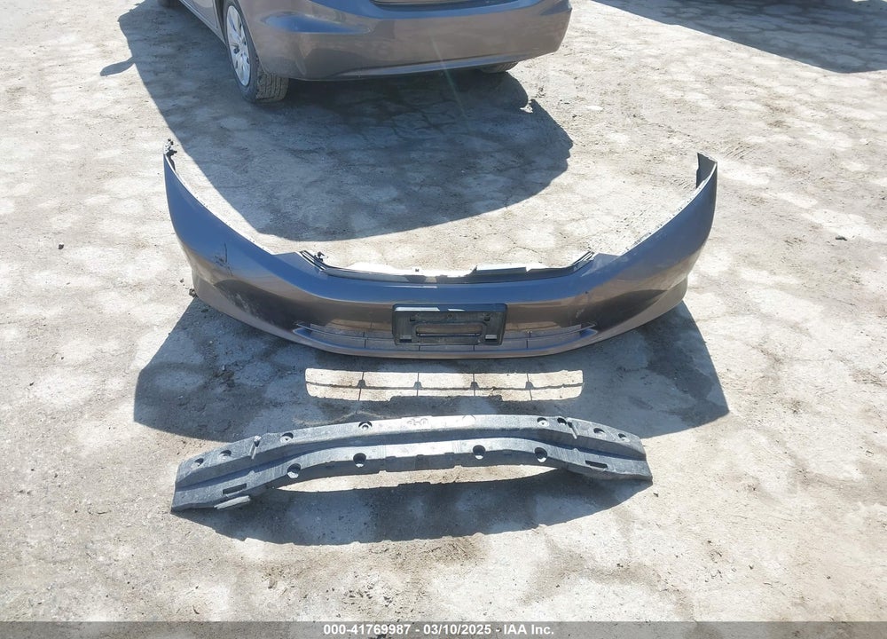 2012 HONDA CIVIC VIN: 2HGFB2F57CH612040