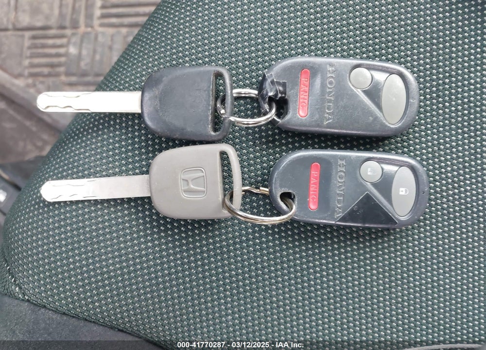2003 HONDA CIVIC VIN: SHHEP335X3U402669