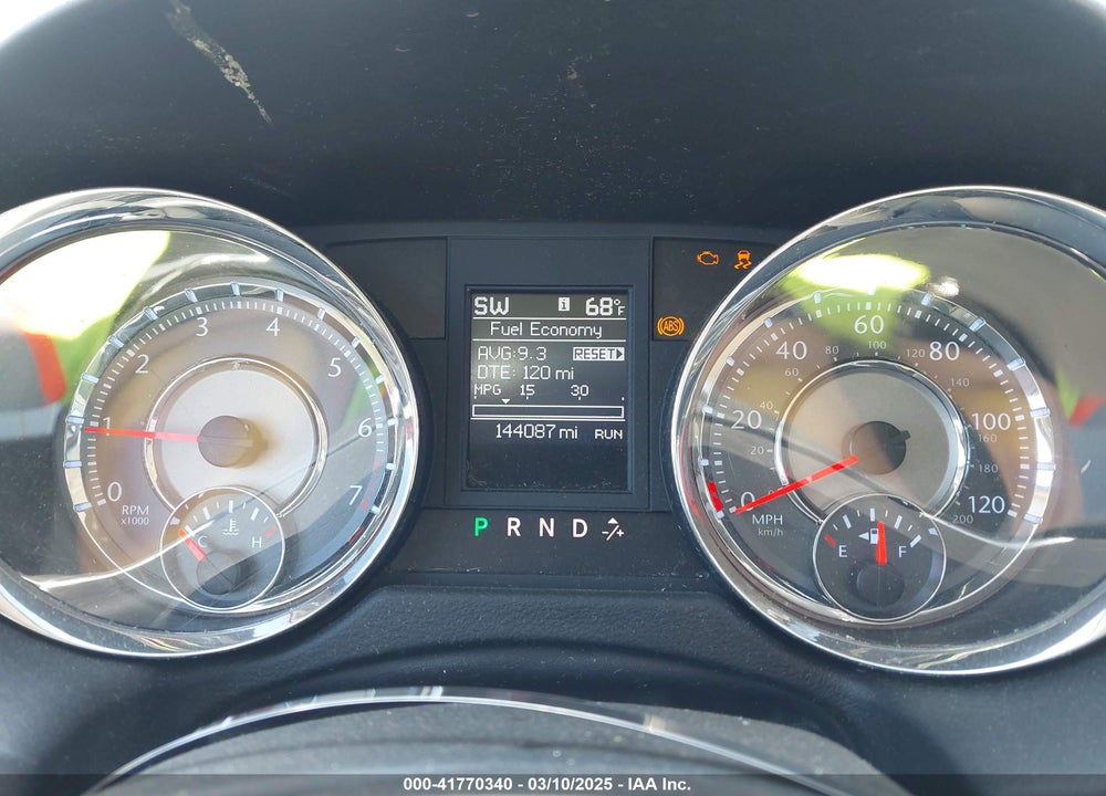 2011 CHRYSLER TOWN & COUNTRY VIN: 2A4RR8DG1BR645357