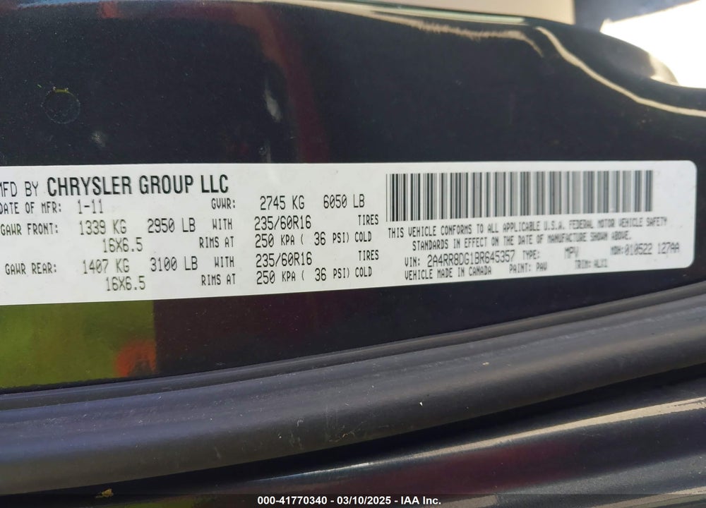2011 CHRYSLER TOWN & COUNTRY VIN: 2A4RR8DG1BR645357