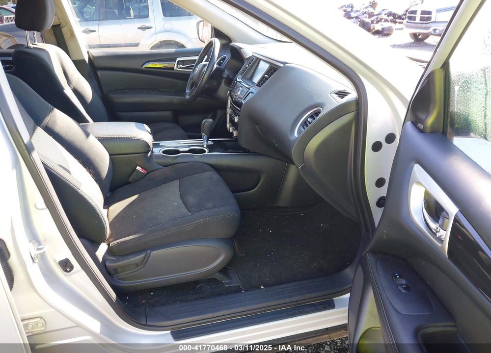 2019 NISSAN PATHFINDER VIN: 5N1DR2MN4KC624647