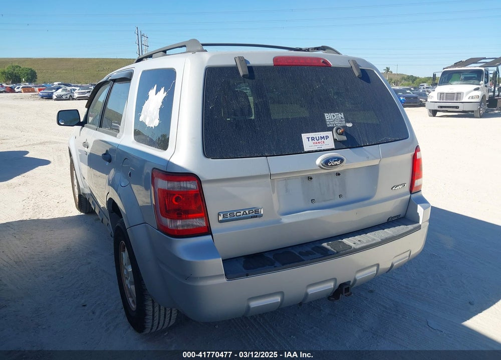 2008 FORD ESCAPE VIN: 1FMCU93188KC00856