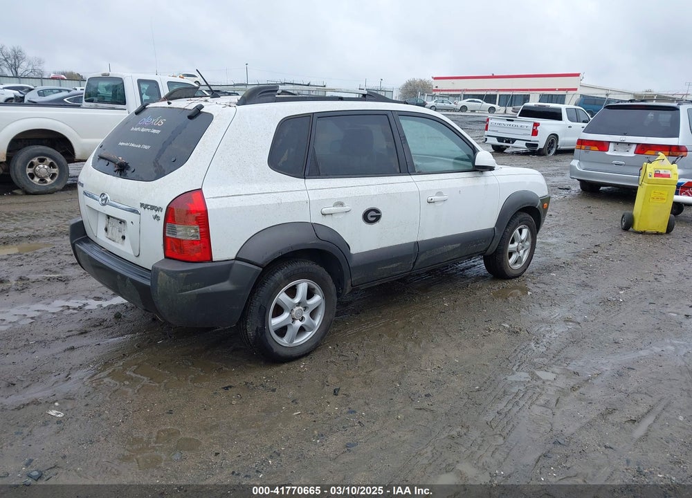 2005 HYUNDAI TUCSON GLS/LX VIN: KM8JN12D85U084026