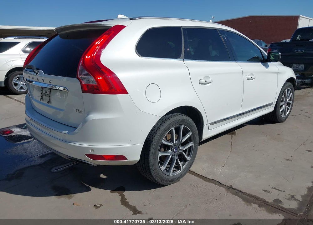 2016 VOLVO XC60 VIN: YV440MDMXG2903421