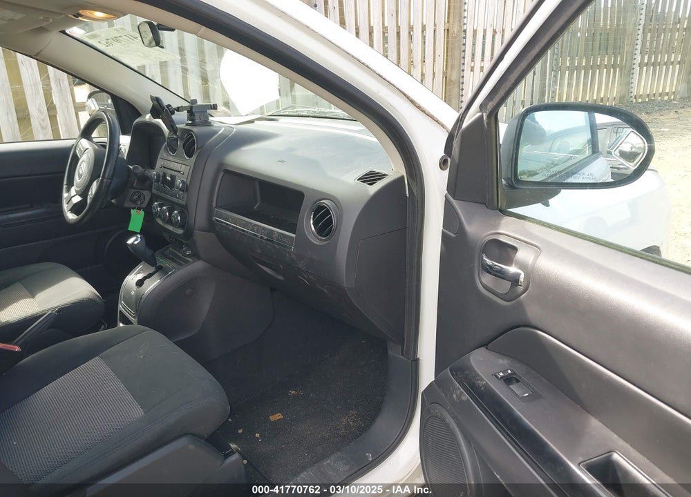 2011 JEEP COMPASS VIN: 1J4NF1FB2BD258223