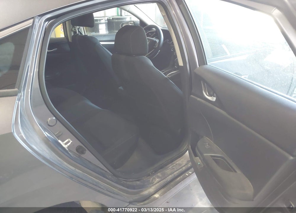 2017 HONDA CIVIC VIN: 19XFC1F31HE027574
