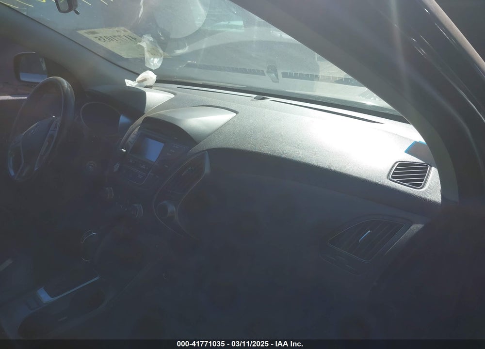 2015 HYUNDAI TUCSON VIN: KM8JUCAG5FU077238