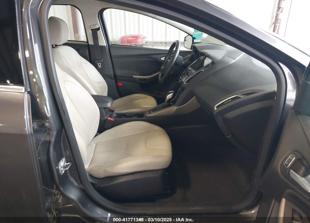 2016 FORD FOCUS VIN: 1FADP3N2XGL299584