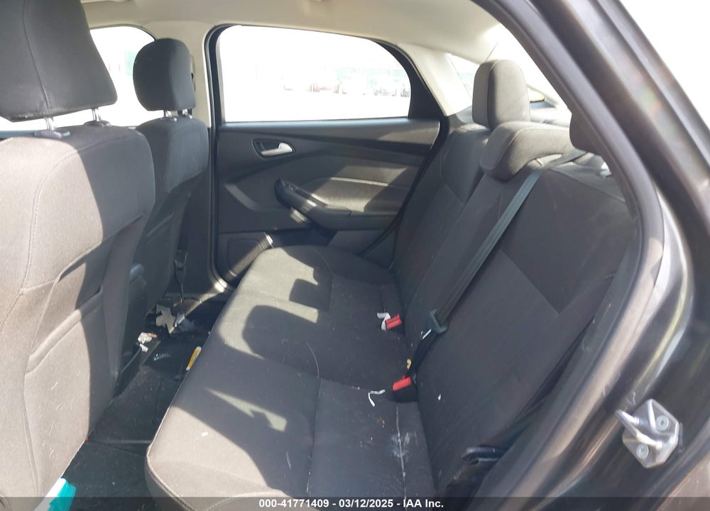 2017 FORD FOCUS VIN: 1FADP3F24HL243608