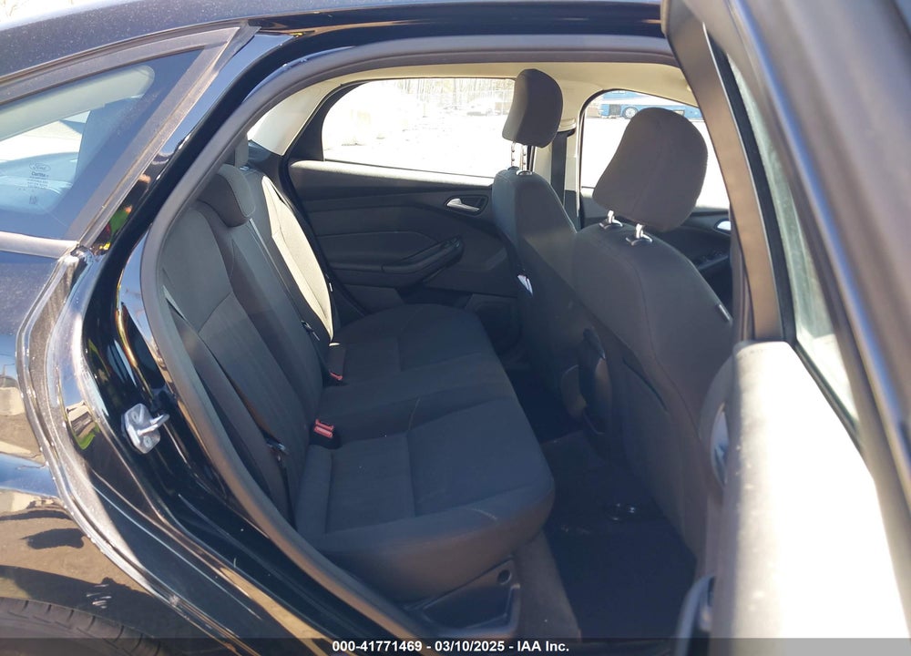 2017 FORD FOCUS VIN: 1FADP3FE3HL212196
