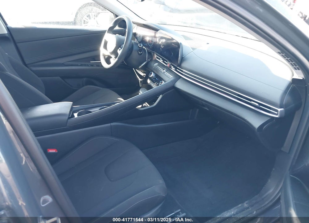 2024 HYUNDAI ELANTRA VIN: KMHLS4DG4RU678712