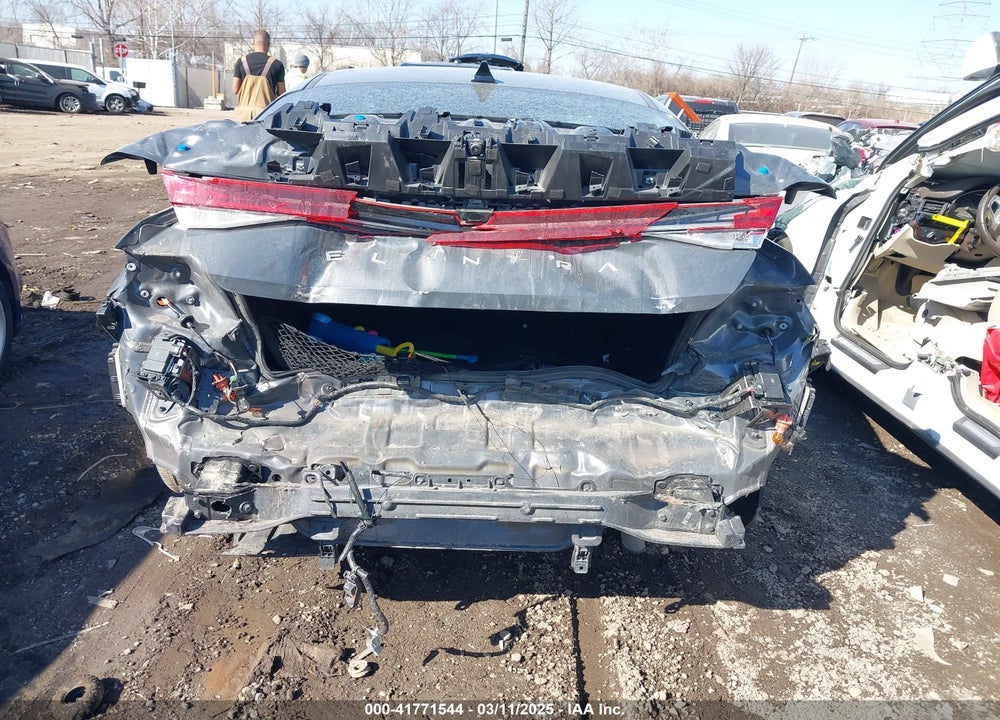 2024 HYUNDAI ELANTRA VIN: KMHLS4DG4RU678712
