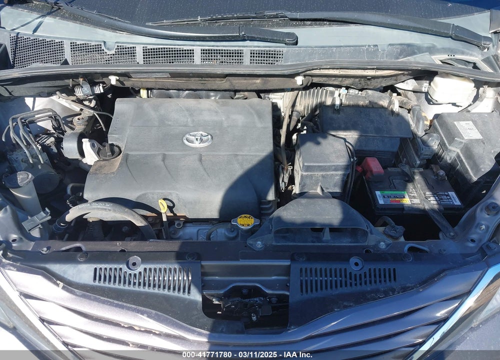 2015 TOYOTA SIENNA VIN: 5TDKK3DC4FS612216