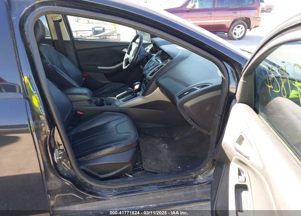 2014 FORD FOCUS SE VIN: 1FADP3F23EL355117