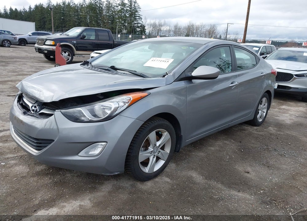 2013 HYUNDAI ELANTRA VIN: KMHDH4AE4DU740074