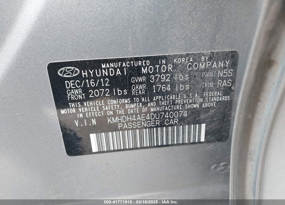 2013 HYUNDAI ELANTRA VIN: KMHDH4AE4DU740074