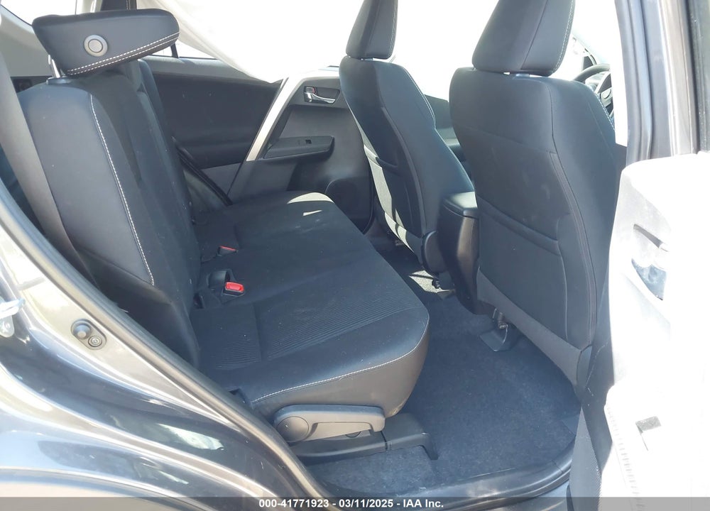 2014 TOYOTA RAV4 VIN: 2T3RFREV7EW138037