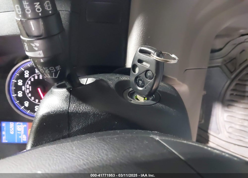 2011 HONDA CR-V VIN: 3CZRE4H55BG700606