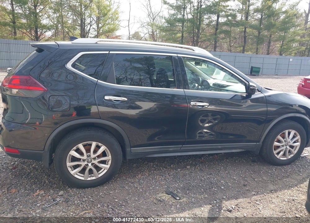 2018 NISSAN ROGUE SV VIN: KNMAT2MV6JP502114