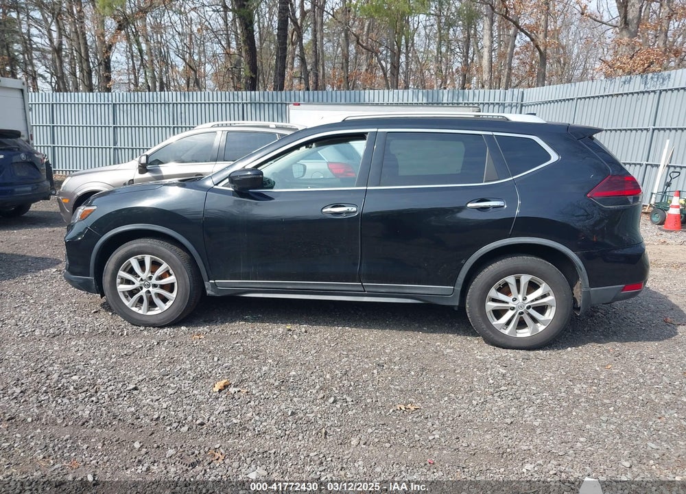 2018 NISSAN ROGUE SV VIN: KNMAT2MV6JP502114