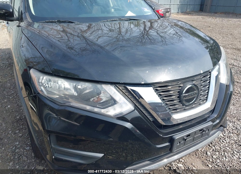 2018 NISSAN ROGUE SV VIN: KNMAT2MV6JP502114