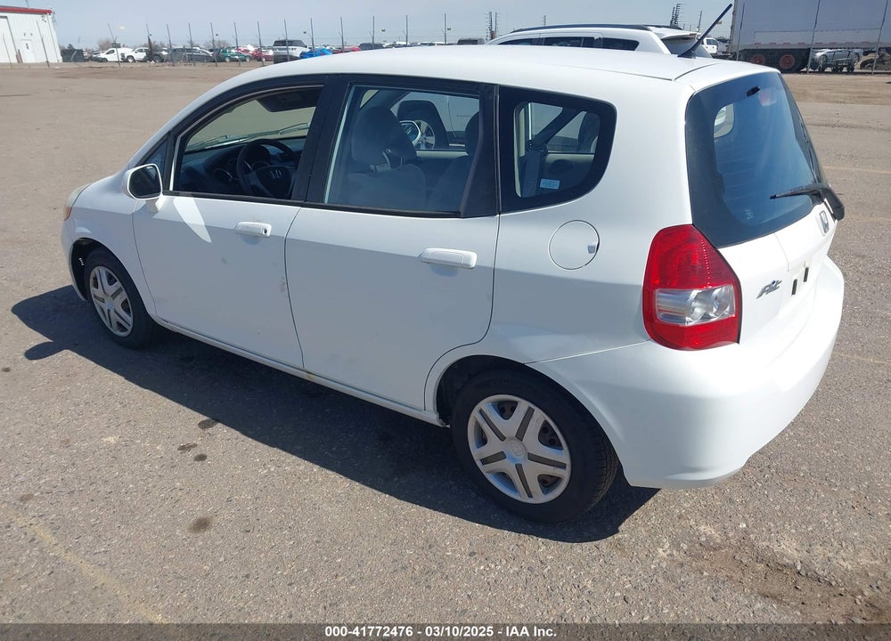 2007 HONDA FIT VIN: JHMGD38407S012562