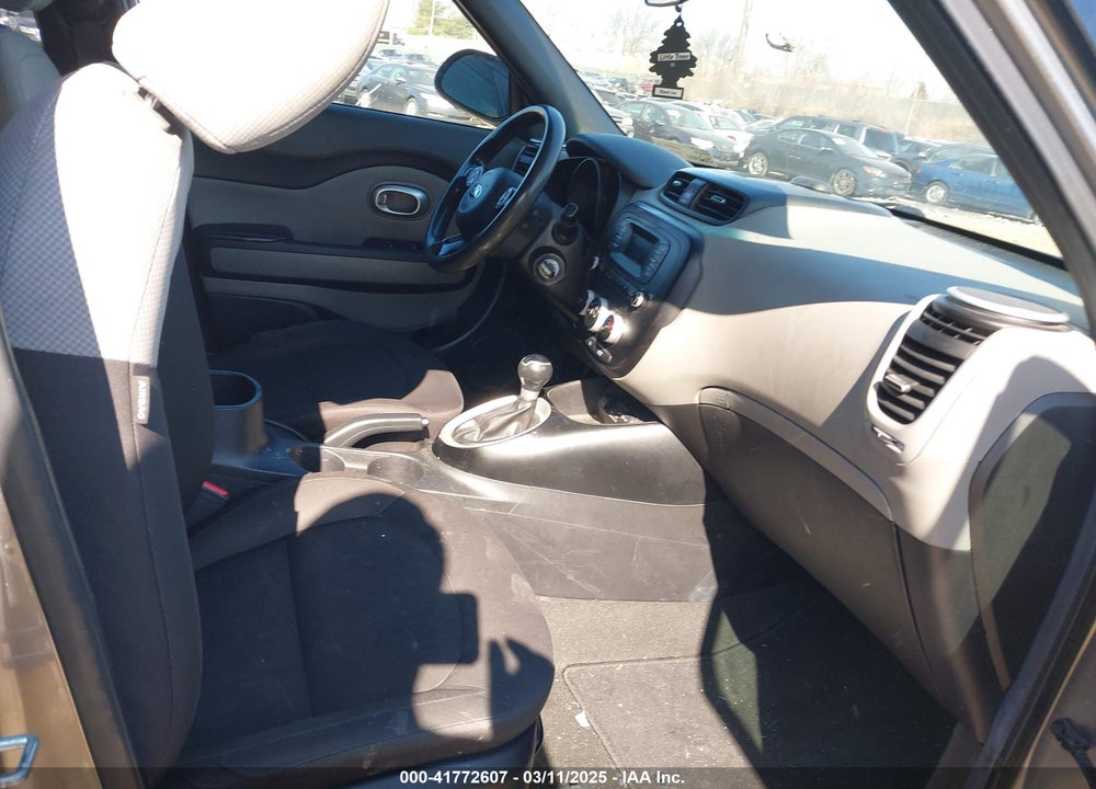 2016 KIA SOUL VIN: KNDJN2A22G7270981